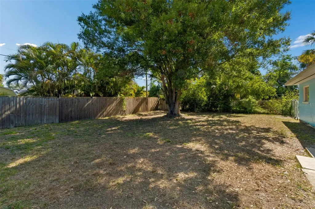 5857 4th Avenue N St Petersburg FL 33710