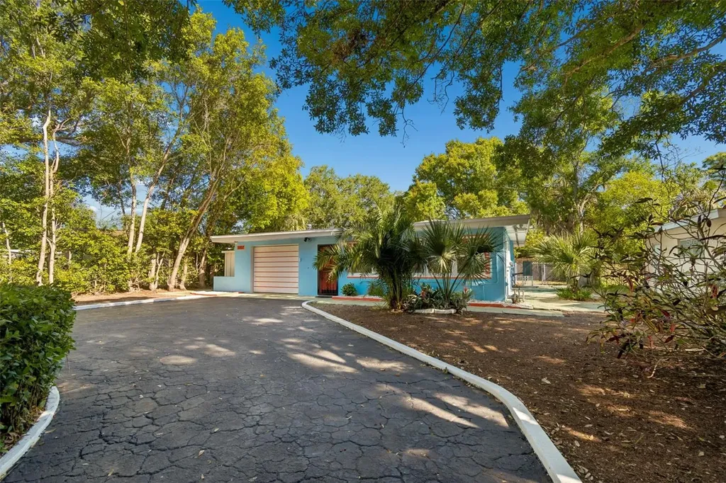 5857 4th Avenue N St Petersburg FL 33710
