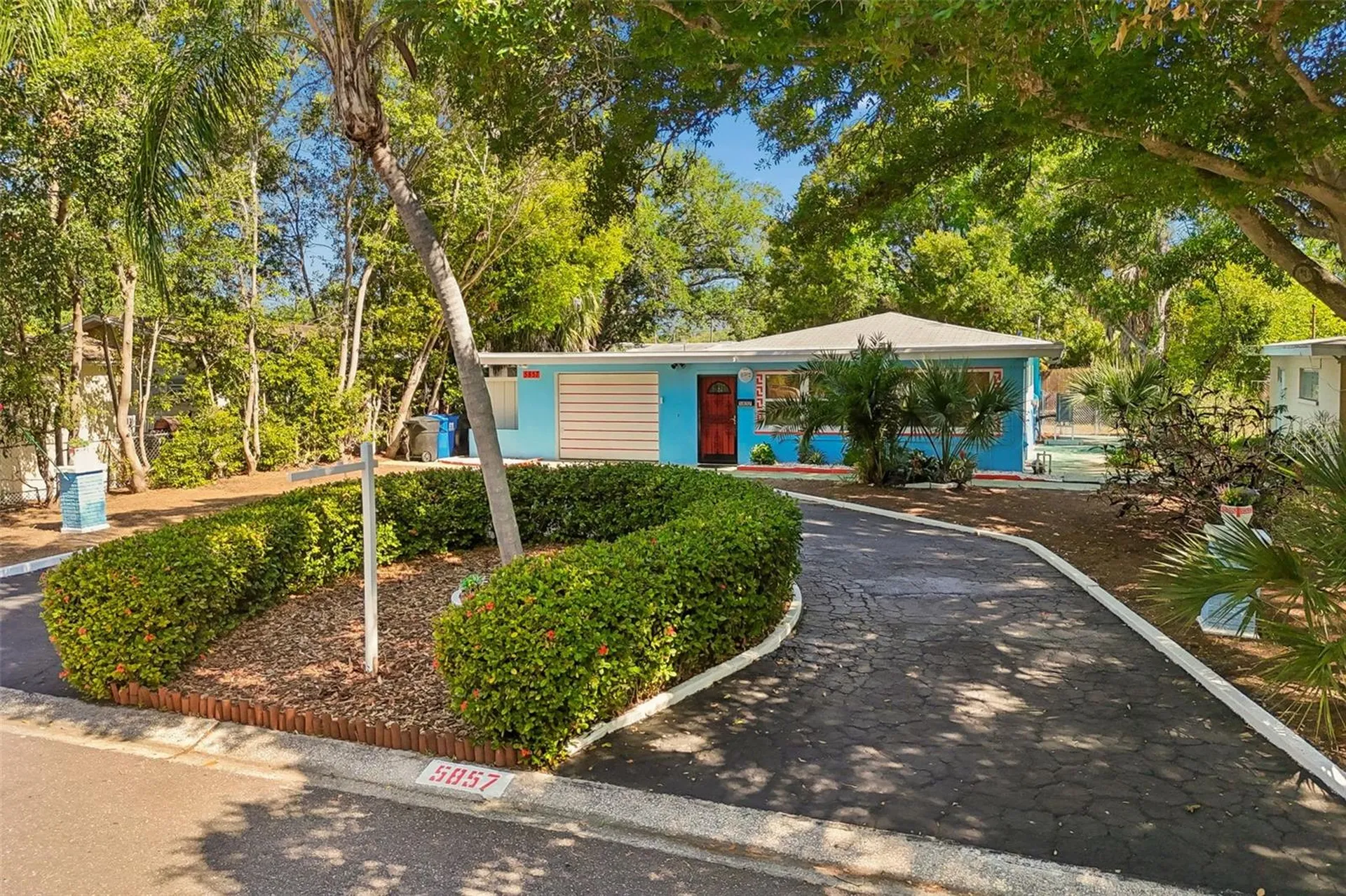 5857 4th Avenue N St Petersburg FL 33710