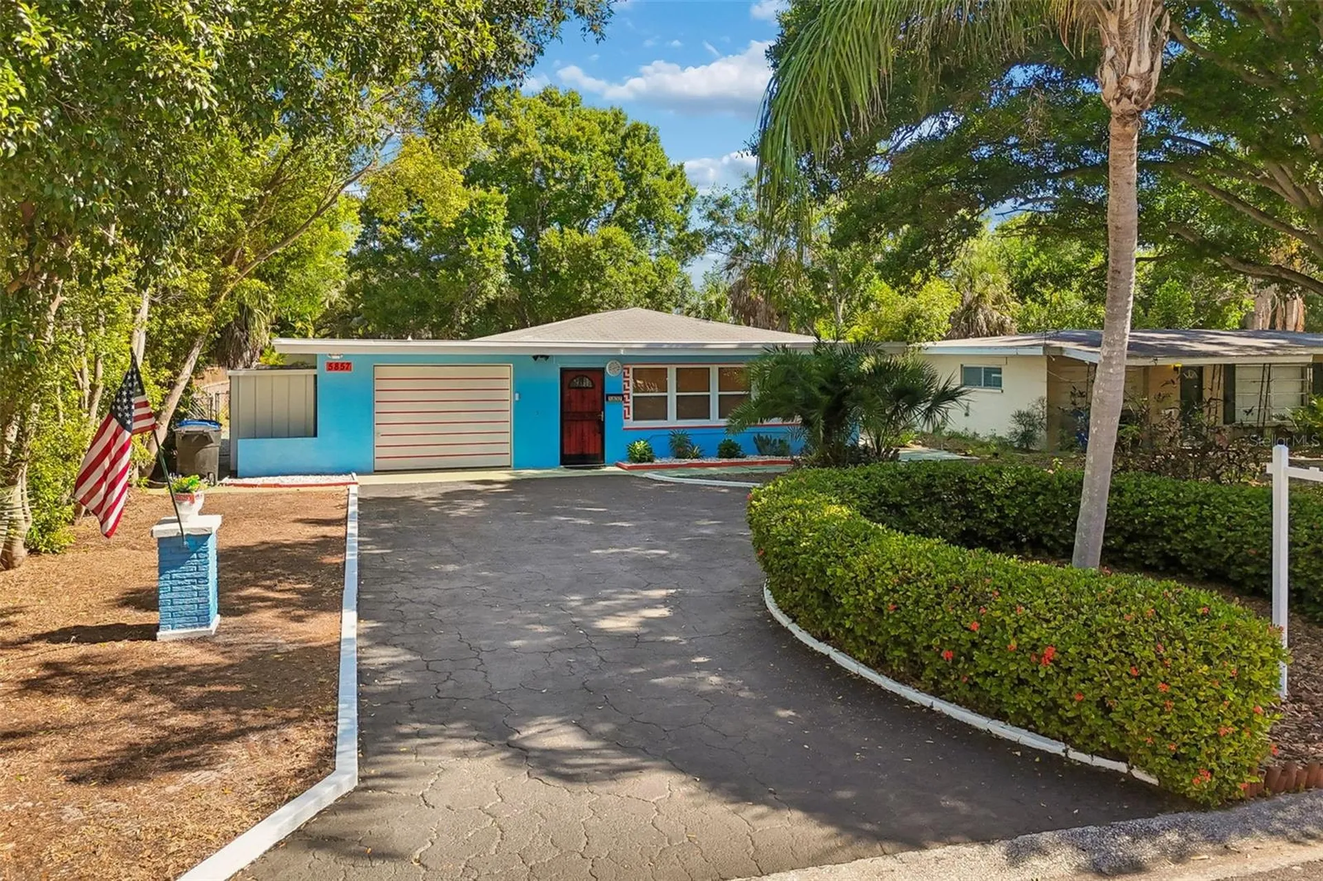 5857 4th Avenue N St Petersburg FL 33710