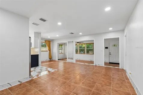5857 4th Avenue N St Petersburg FL 33710