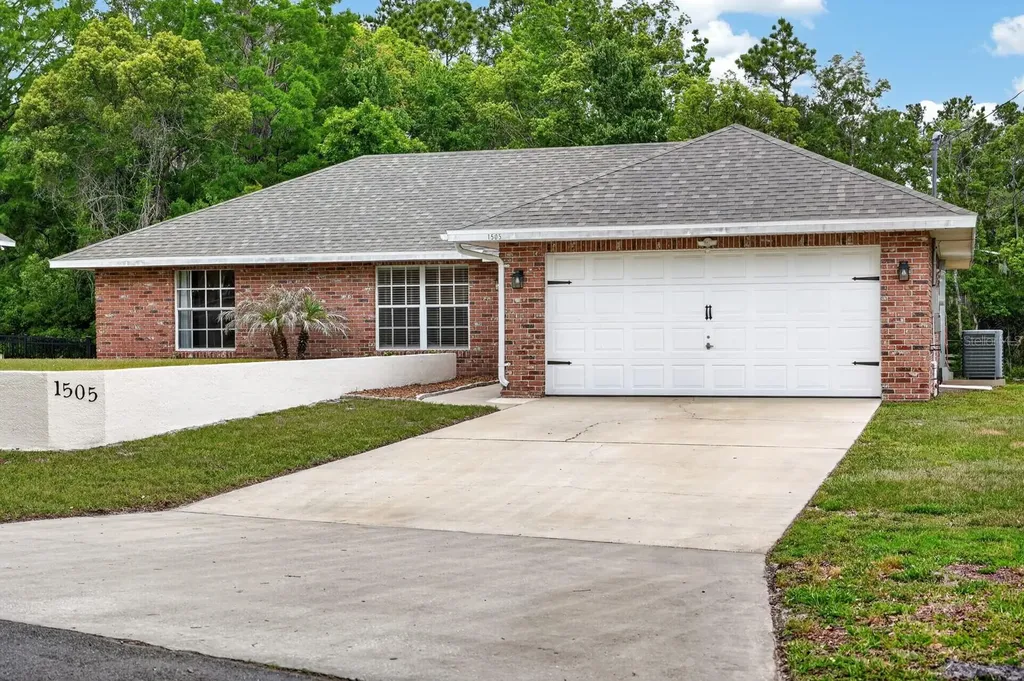 1505 Lakeside Drive Deland FL 32720