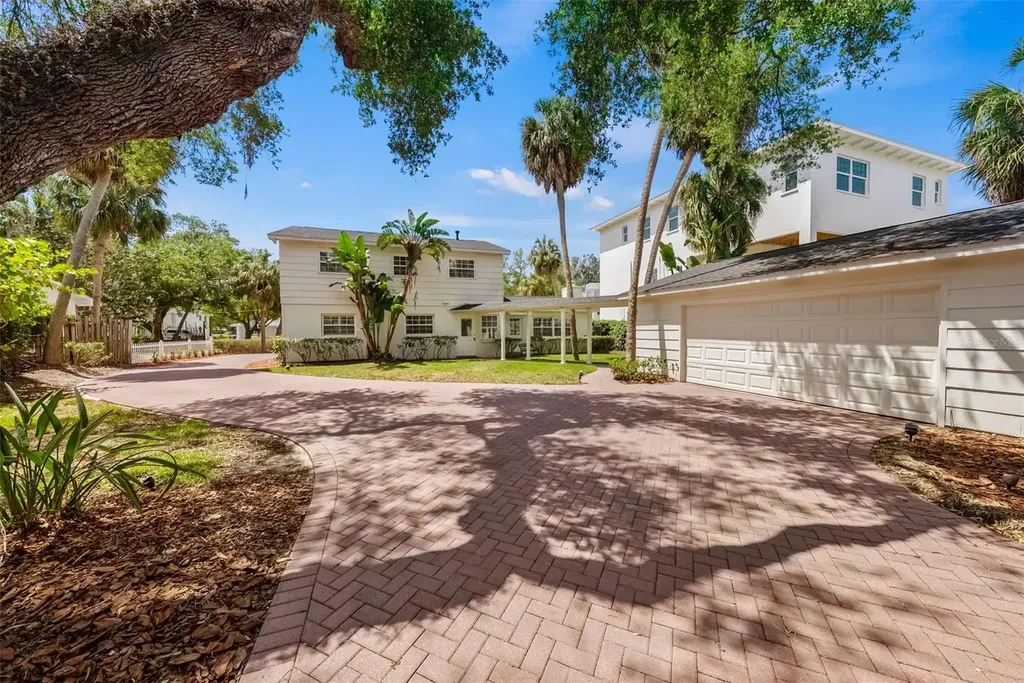 4705 W San Rafael Street Tampa FL 33629