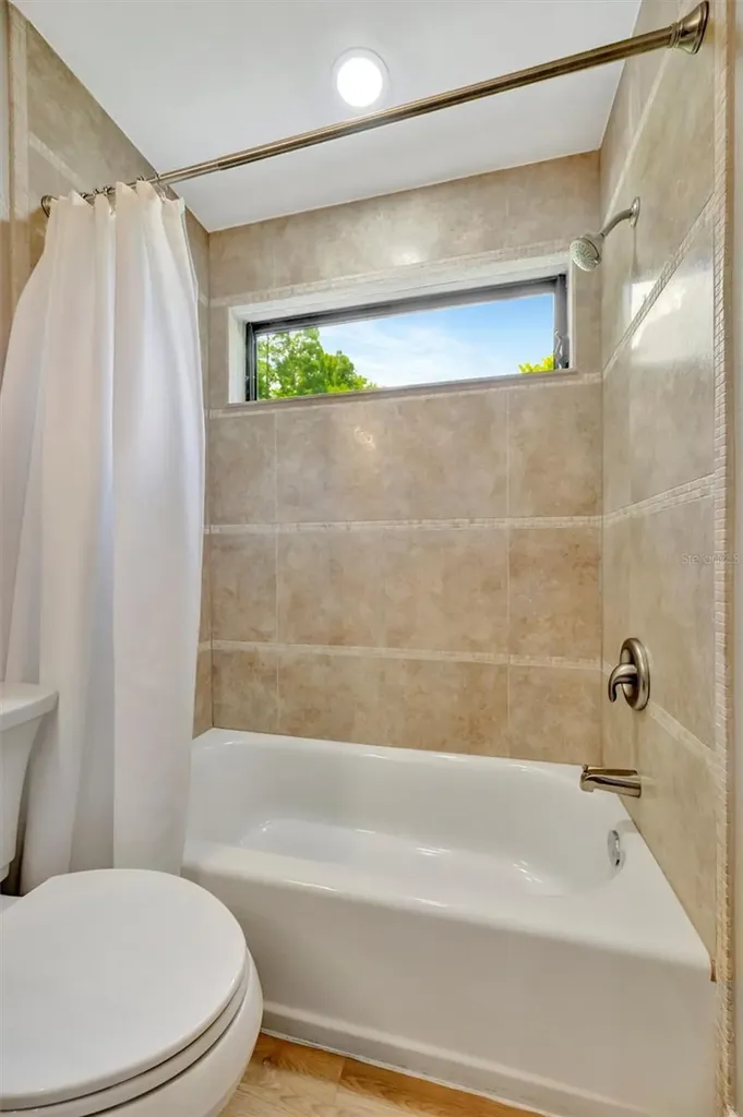 15507 Fentress Court Tampa FL 33647