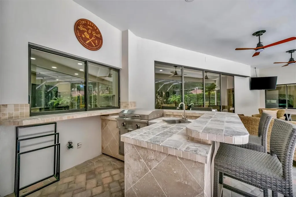 15507 Fentress Court Tampa FL 33647