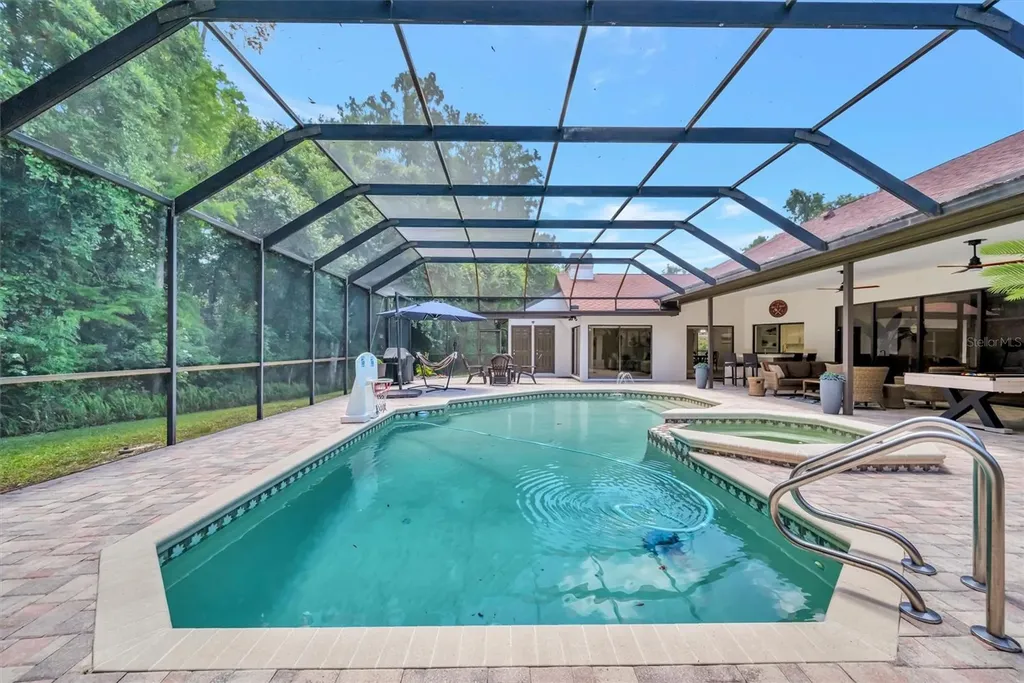 15507 Fentress Court Tampa FL 33647