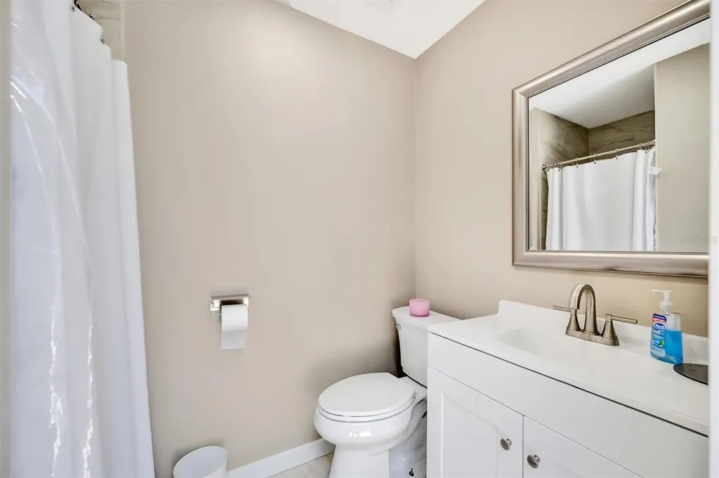 15507 Fentress Court Tampa FL 33647