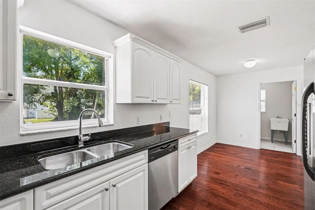 1702 W North Street Tampa FL 33604