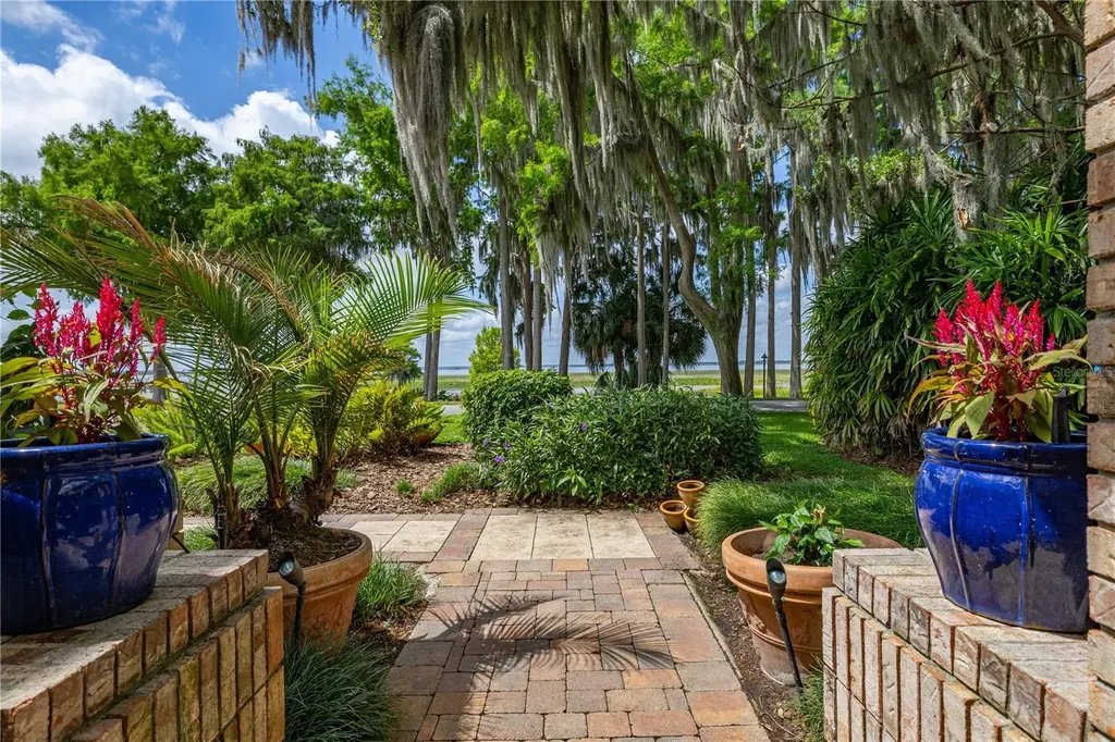 1475 Riviera Drive Kissimmee FL 34744