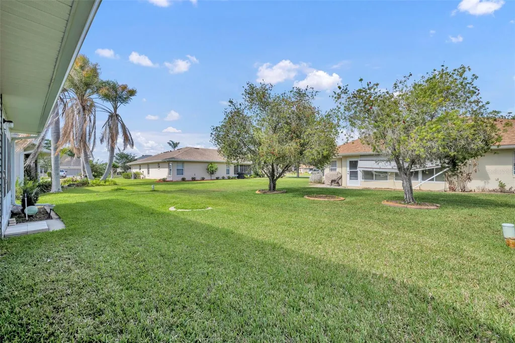 21630 Regency Park Lane Leesburg FL 34748