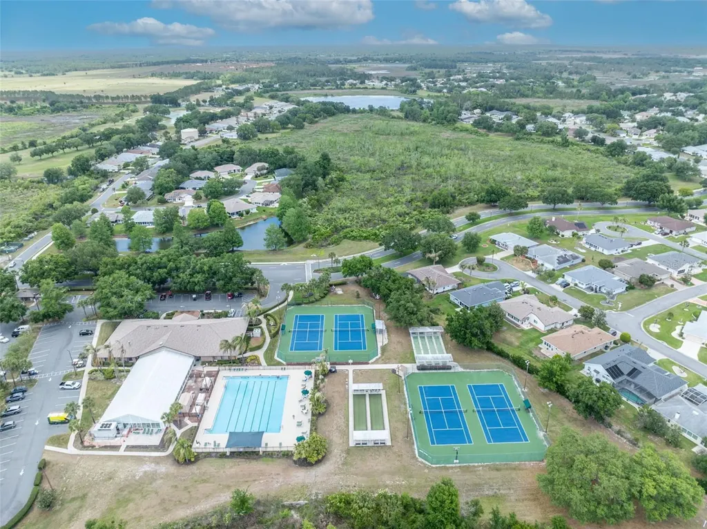 21630 Regency Park Lane Leesburg FL 34748