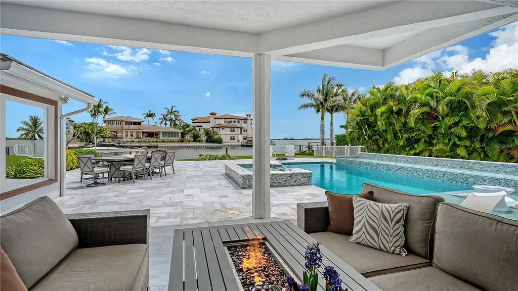 7689 Cove Terrace Sarasota FL 34231