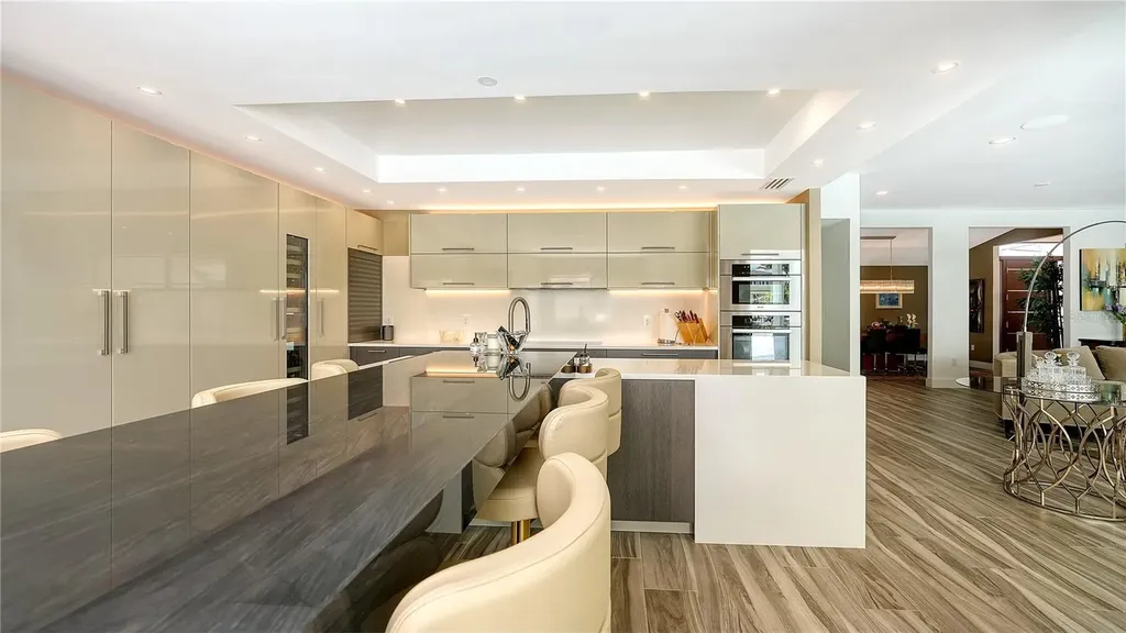 7689 Cove Terrace Sarasota FL 34231