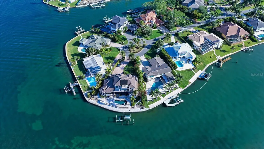 7689 Cove Terrace Sarasota FL 34231