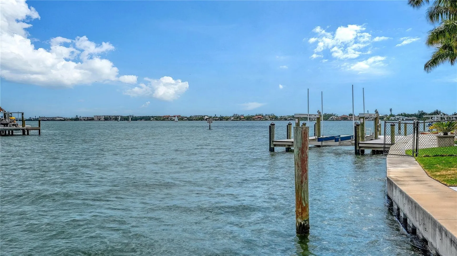 7689 Cove Terrace Sarasota FL 34231