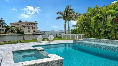 7689 Cove Terrace Sarasota FL 34231