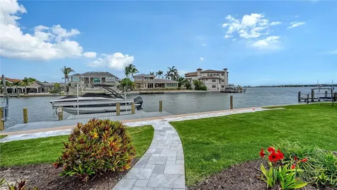 7689 Cove Terrace Sarasota FL 34231