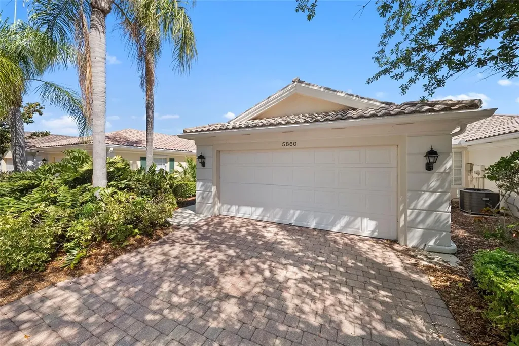 5860 Helicon Place Sarasota FL 34238