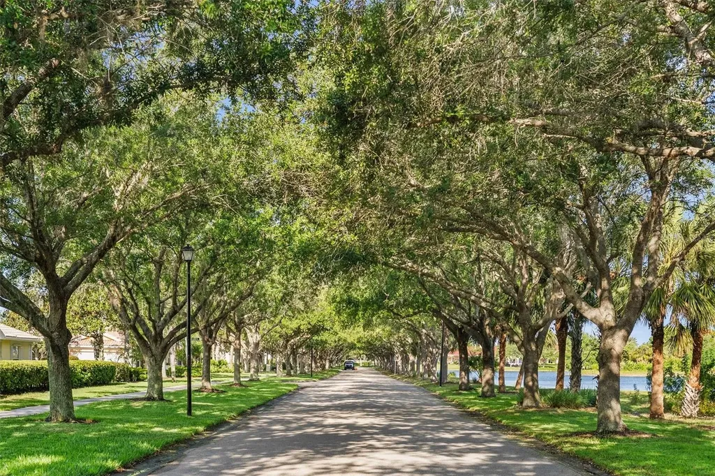 5860 Helicon Place Sarasota FL 34238