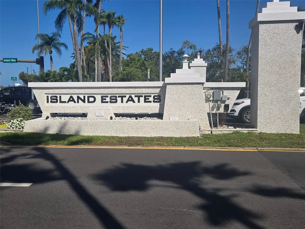 650 Island Way Clearwater Beach FL 33767