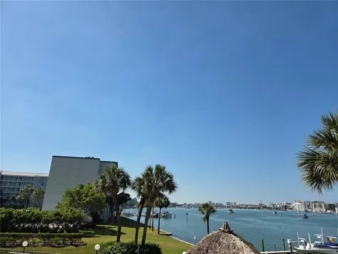 650 Island Way Clearwater Beach FL 33767