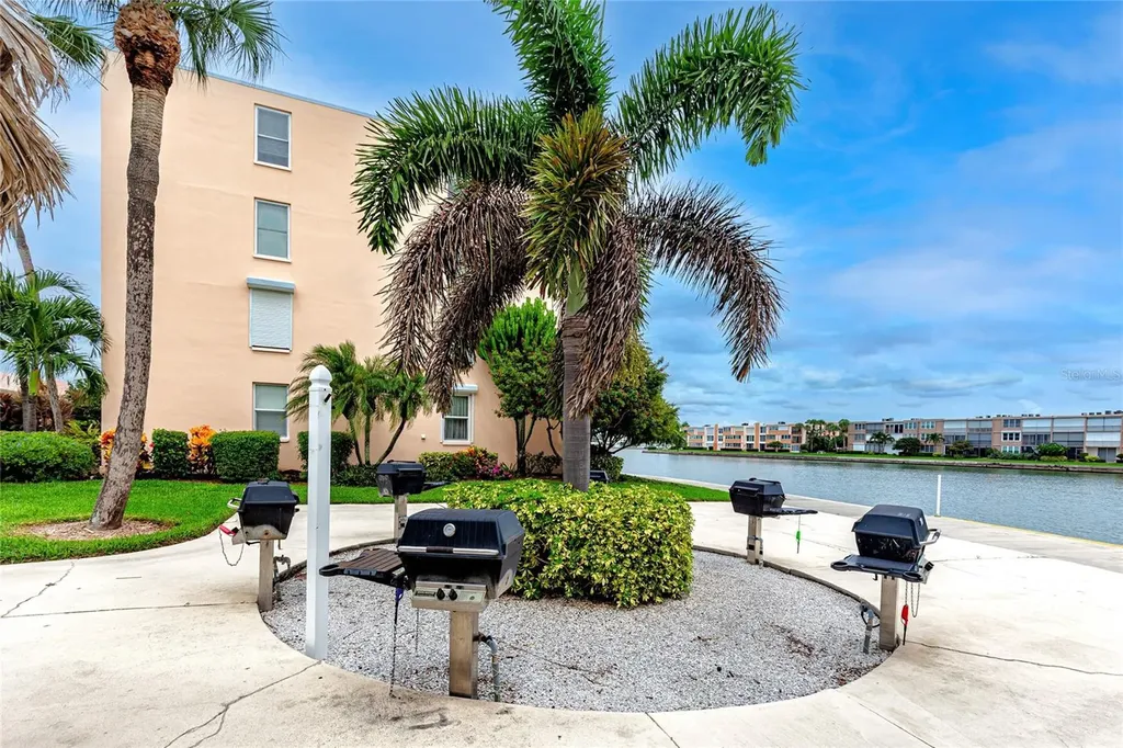 7600 Sun Island Drive S South Pasadena FL 33707