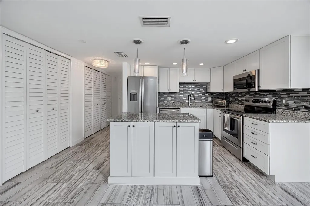 7600 Sun Island Drive S South Pasadena FL 33707