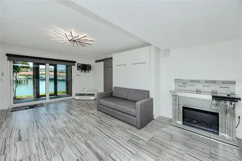 7600 Sun Island Drive S South Pasadena FL 33707