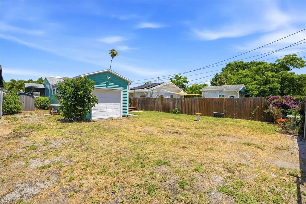 1220 35th Avenue N St Petersburg FL 33704