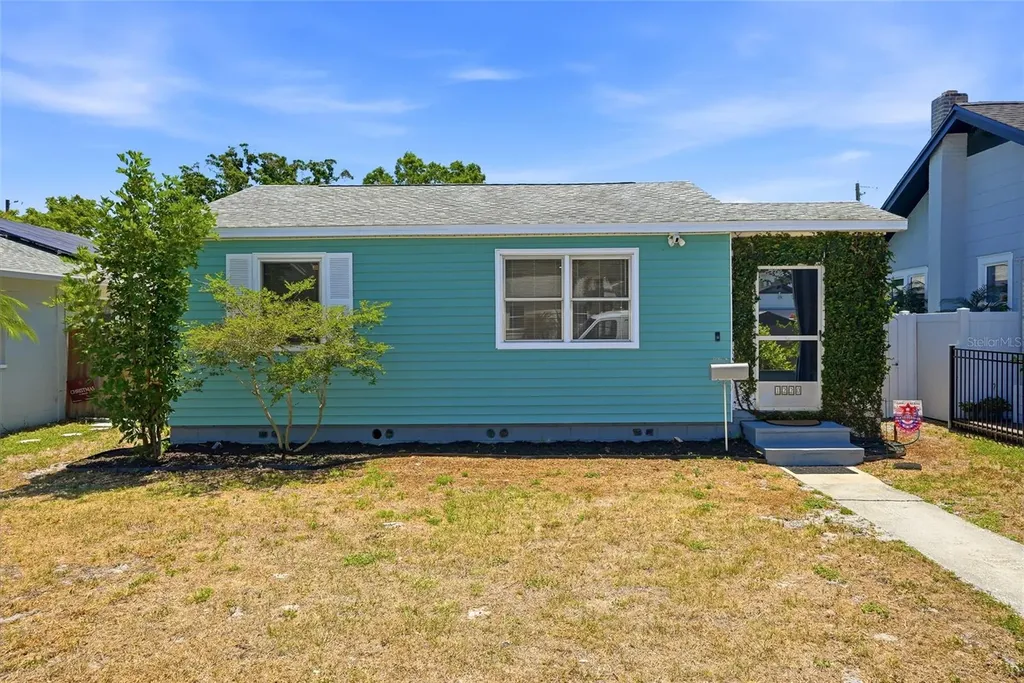 1220 35th Avenue N St Petersburg FL 33704