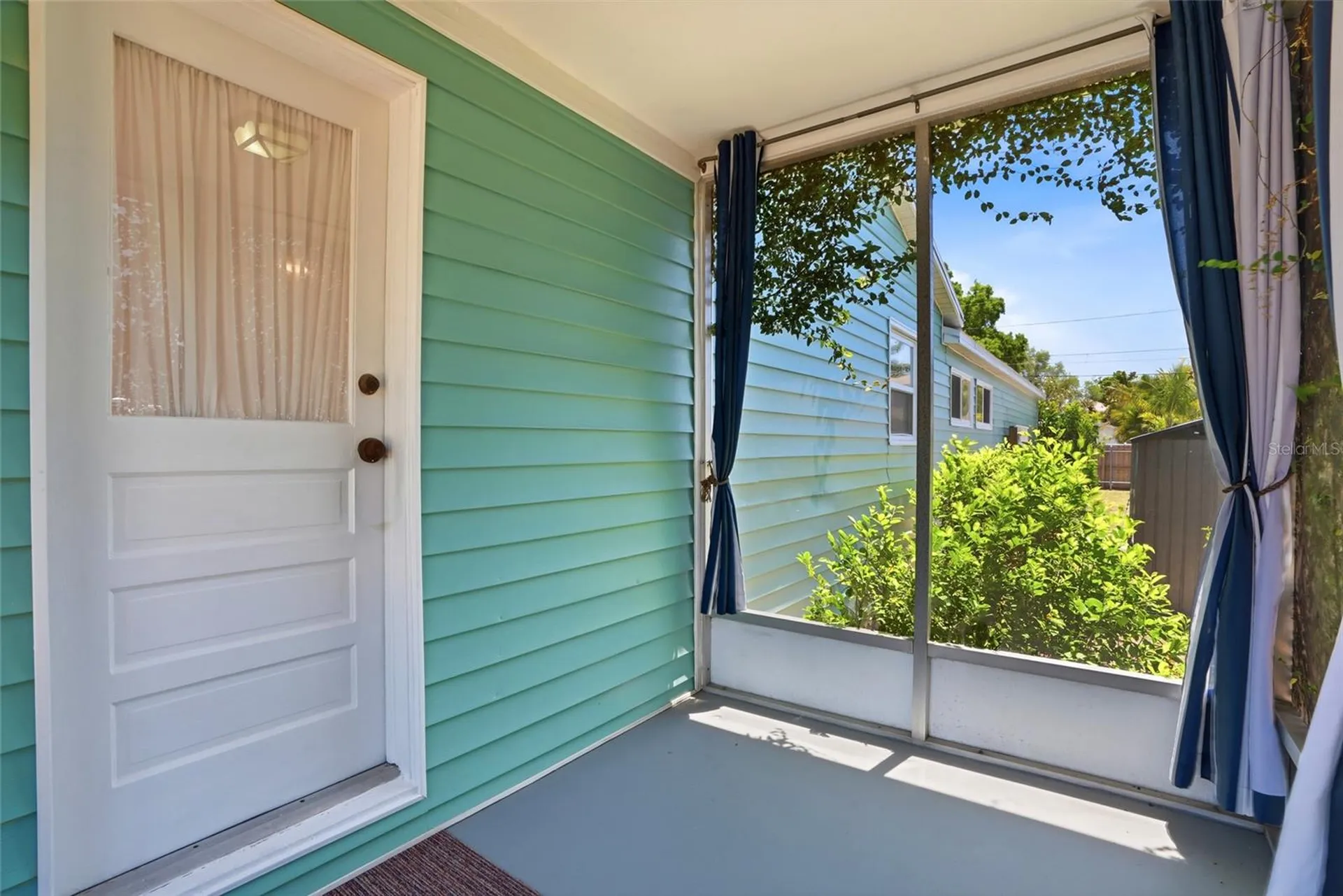 1220 35th Avenue N St Petersburg FL 33704