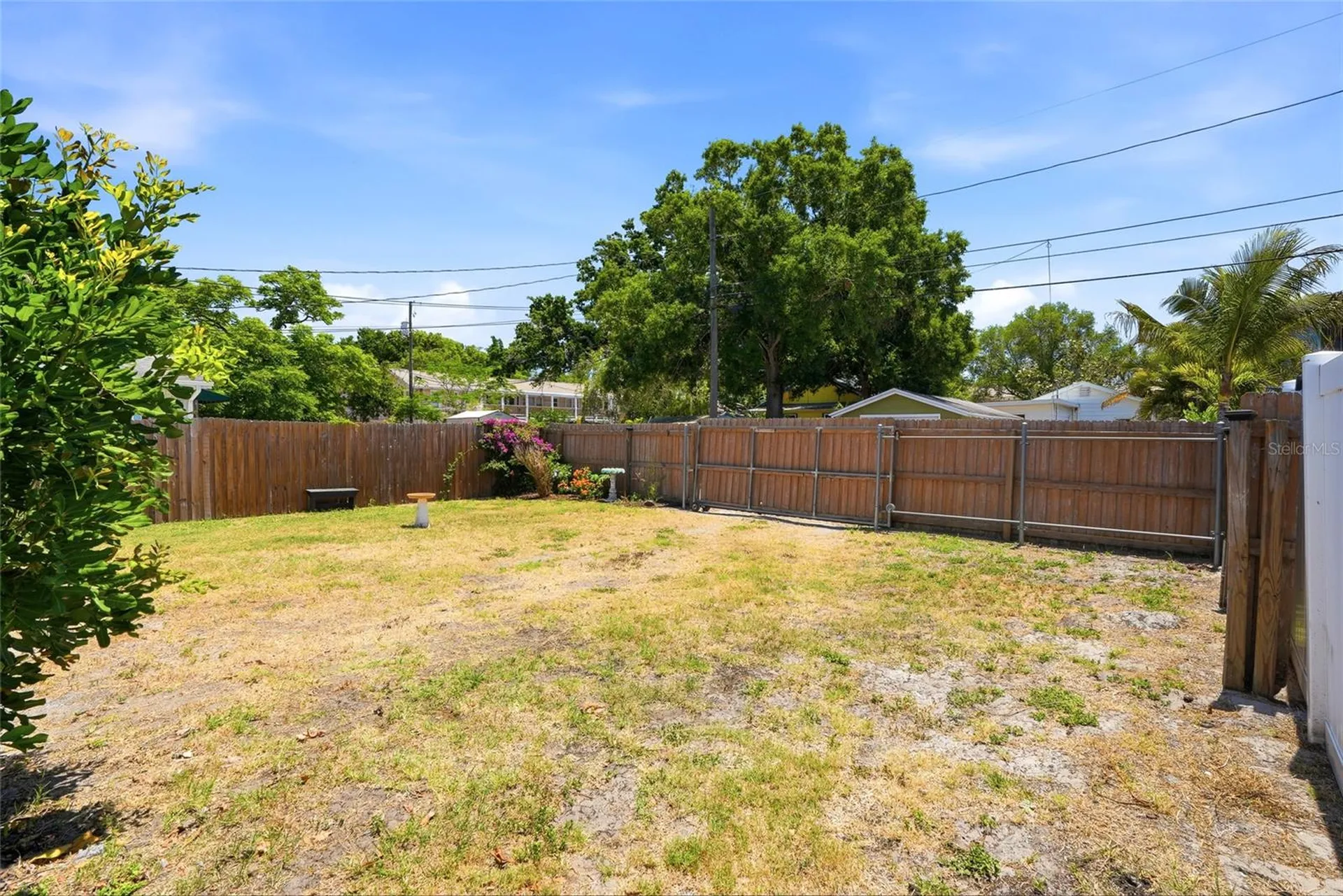 1220 35th Avenue N St Petersburg FL 33704