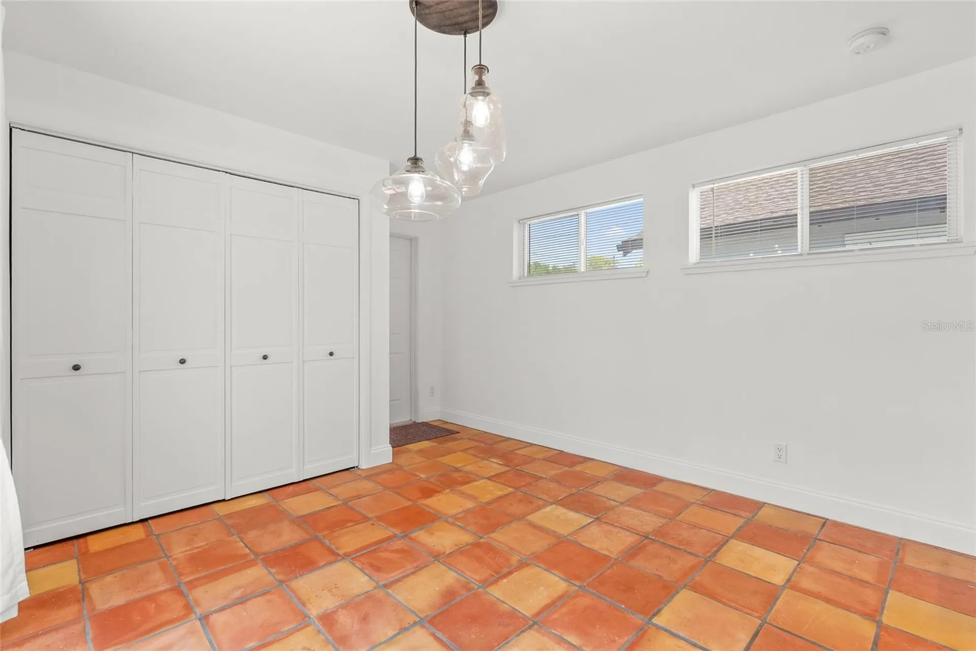 1220 35th Avenue N St Petersburg FL 33704