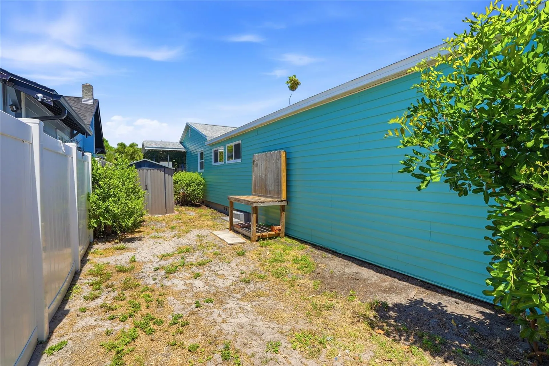1220 35th Avenue N St Petersburg FL 33704