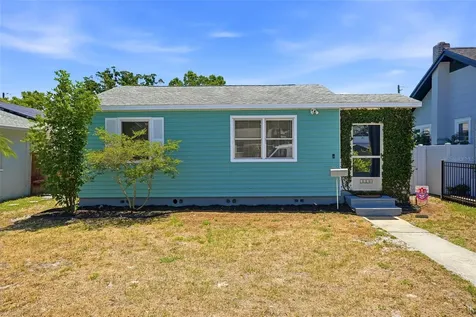 1220 35th Avenue N St Petersburg FL 33704