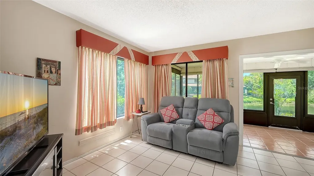 4638 Willow Wood Circle Sarasota FL 34241