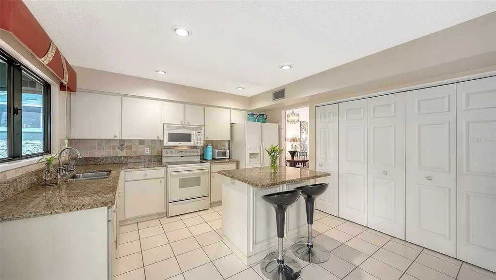 4638 Willow Wood Circle Sarasota FL 34241