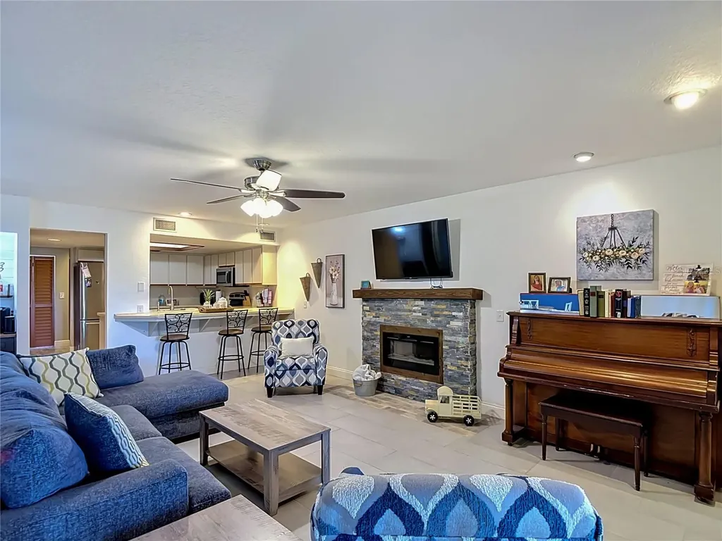 707 Carpenters Way Lakeland FL 33809