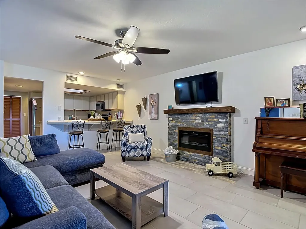 707 Carpenters Way Lakeland FL 33809