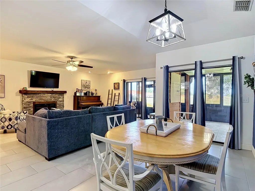 707 Carpenters Way Lakeland FL 33809