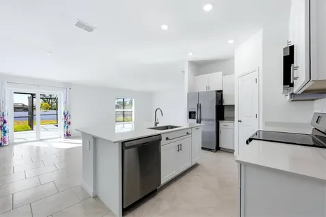 113 Lilyan Court Rotonda West FL 33947