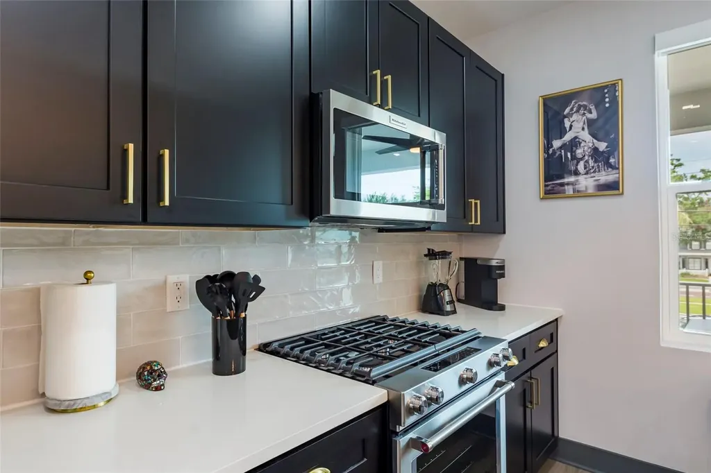 33 29th Street N St Petersburg FL 33713