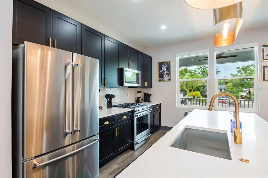 33 29th Street N St Petersburg FL 33713
