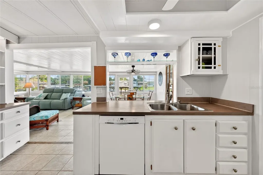957 Todd Way Tavares FL 32778