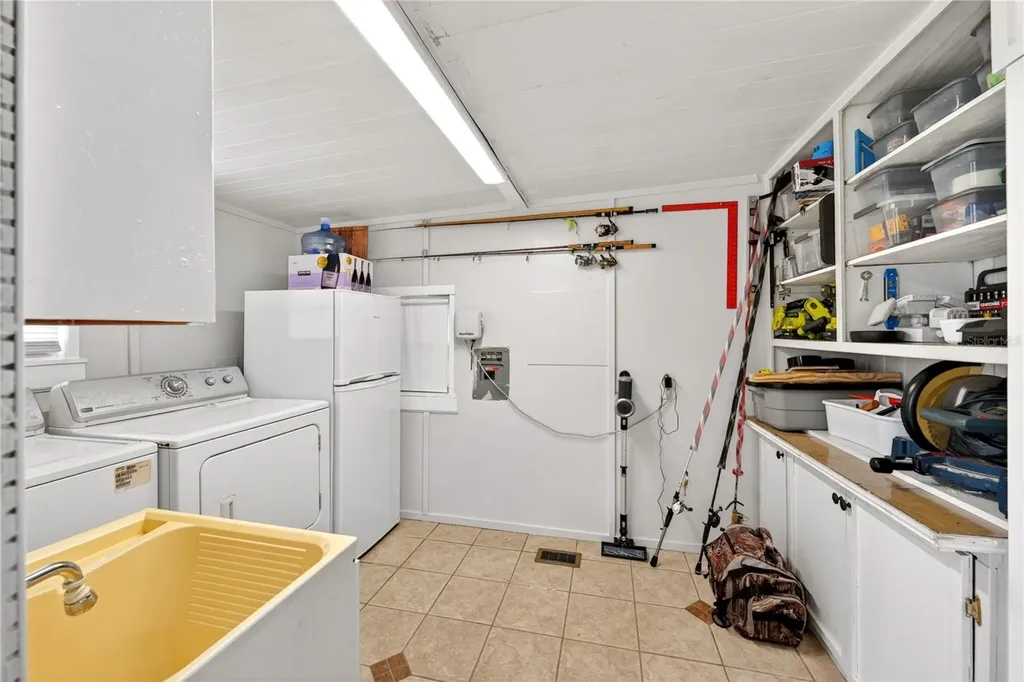 957 Todd Way Tavares FL 32778