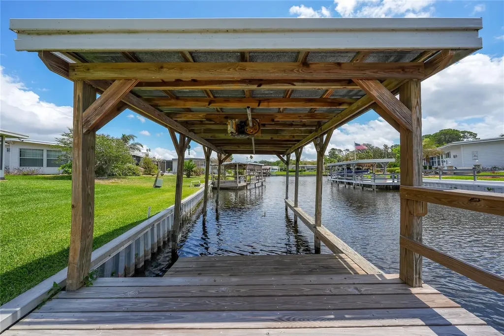 957 Todd Way Tavares FL 32778