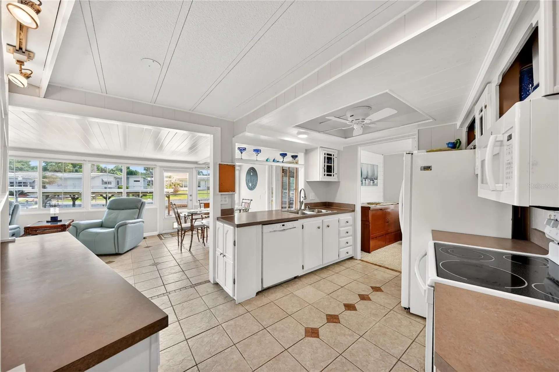 957 Todd Way Tavares FL 32778