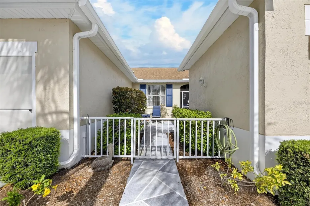 1012 Radison Avenue Sun City Center FL 33573