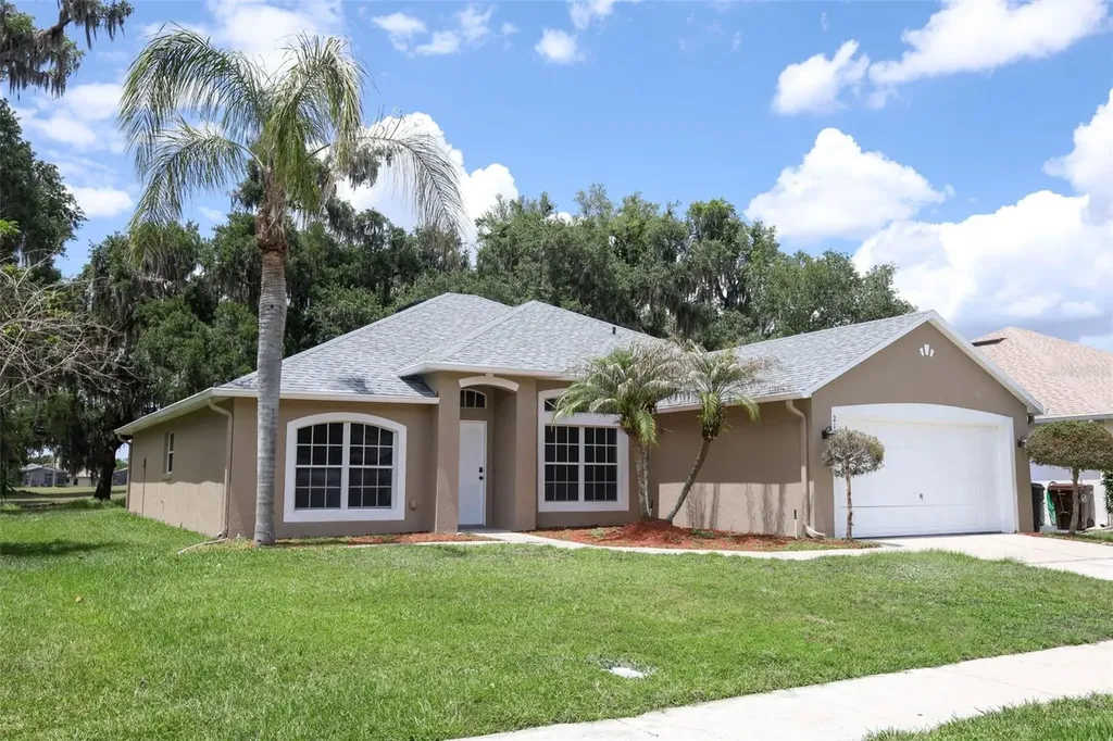 2106 The Oaks Boulevard Kissimmee FL 34746