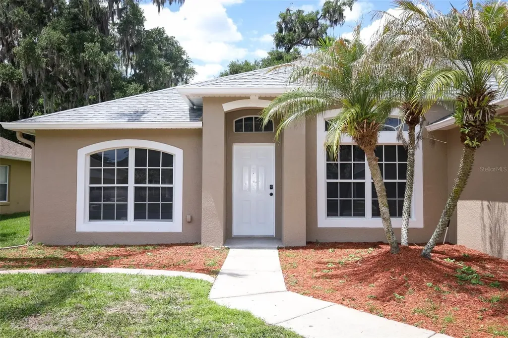 2106 The Oaks Boulevard Kissimmee FL 34746